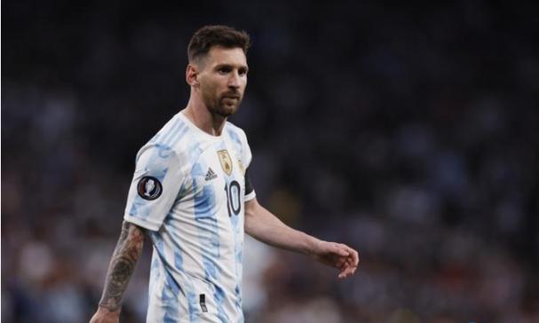 解说: 马刺一招错防彻底锁死火箭进攻 文班扫荡 卡斯尔顶防